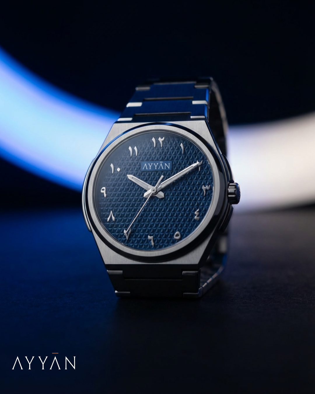 ساعة تحمل قصتك!